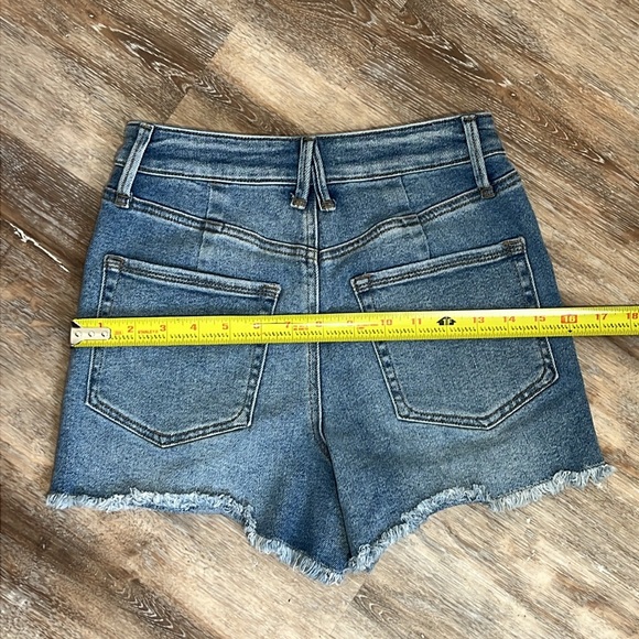 Good American Women's Blue Jean Shorts Denim Cut Off Size 24 3" Inseam - Picture 4 of 10